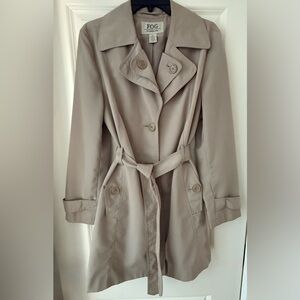 Vintage women’s FOG by London Fog Trench Coat W/ Belt